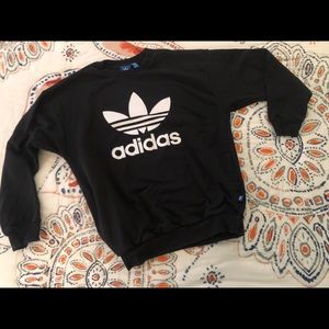 Adidas black sweatshirt with pockets
